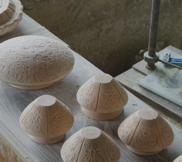 Bunshogama studio pottery in process